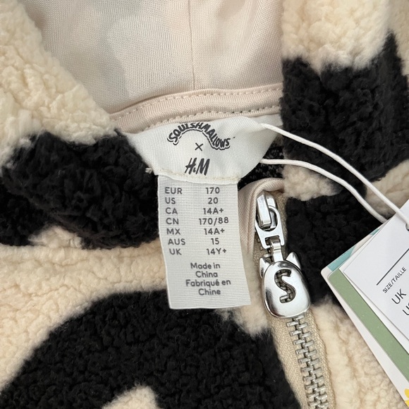 H&M Squishmallows Oversized Hoodie - Picture 3 of 4